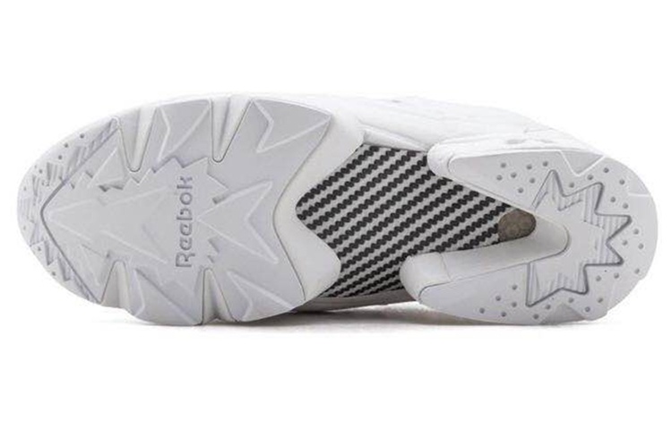 Shop リーボック インスタポンプフューリー OG 「無地のキャンバス」 AR0418