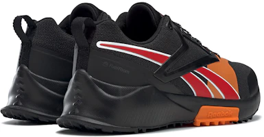 Shop Reebok Lavante Trail 黑橙變成 "Reebok Lavante砾石 道黑橙"