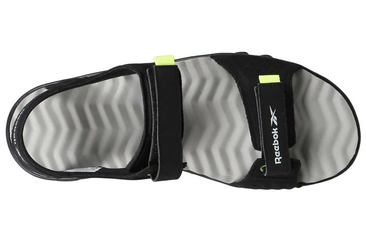 Shop リーボック ライトフレックス LP サンダル (黒/グレー) FV9423
