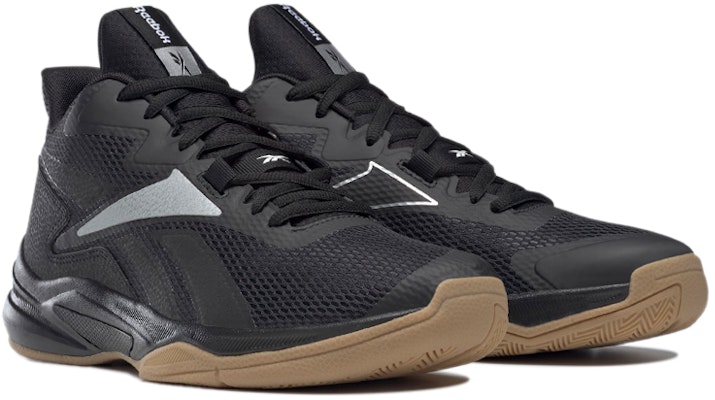 리복 모어 버킷츠 "블랙 화이트" (Reebok Moreo Beokittsu "Beullaek Hwaiteu") GY5470 Lookbook 리복 모어 버킷츠 "블랙 화이트" (Reebok Moreo Beokittsu "Beullaek Hwaiteu") GY5470