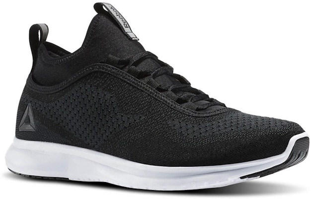 Reebok Plus Runner ULTK Hitam BS5453 Lookbook Reebok Plus Runner ULTK Hitam BS5453