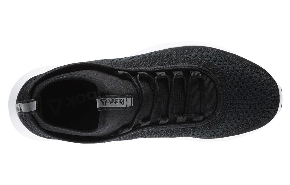 Purchase 锐步 Plus Runner ULTK 黑色运动鞋 BS5453