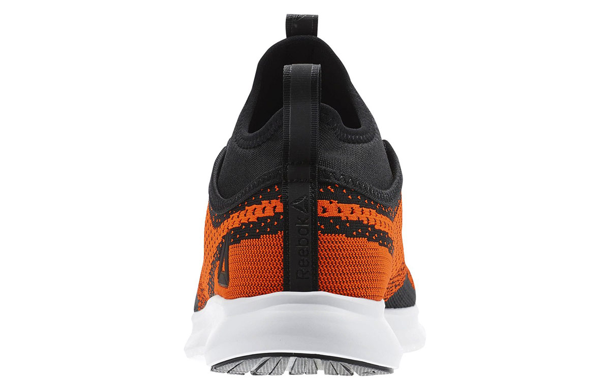 Lookbook リーボック プラス ランナー ULTK 黒オレンジ BS5454