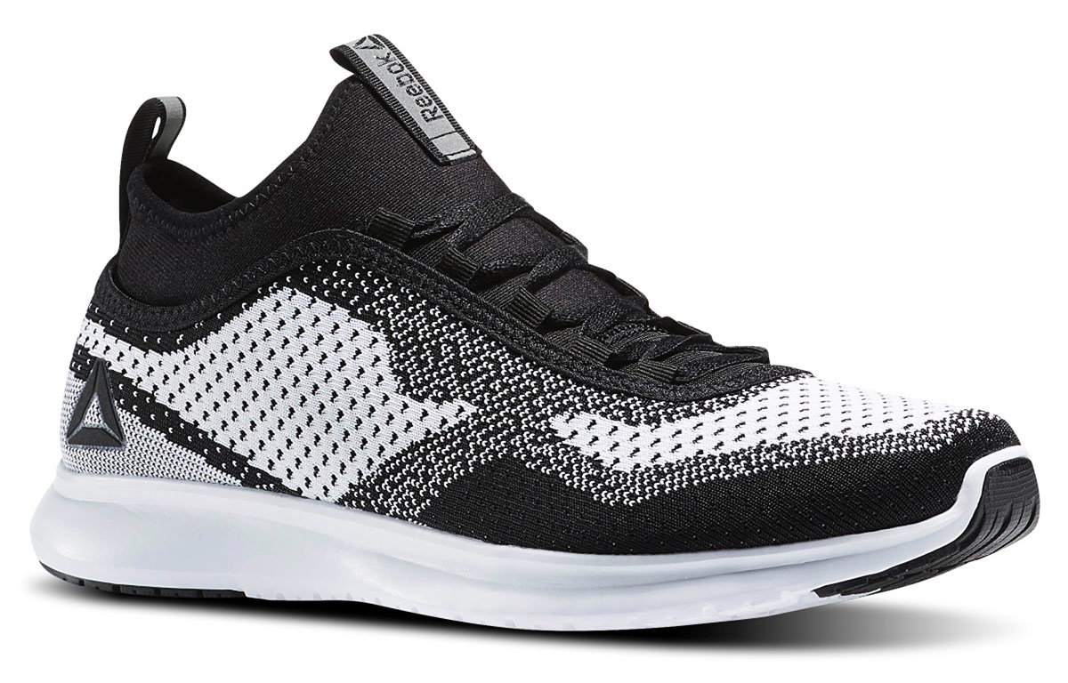 Lookbook Reebok Plus Runner Ultraknit ''Blanc Noir'' BS5459