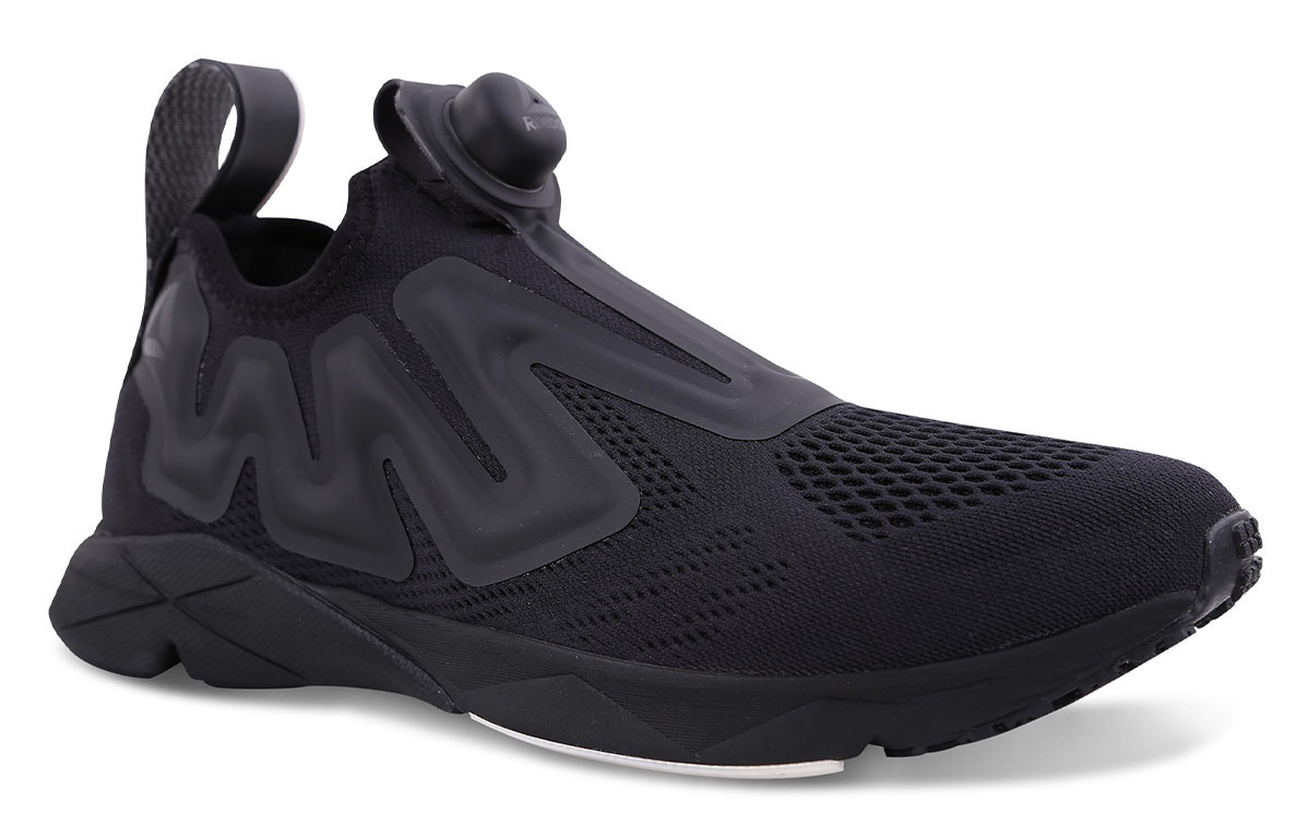Lookbook Reebok Pump Supreme Engine ''Schwarze Laufschuhe'' CN2189