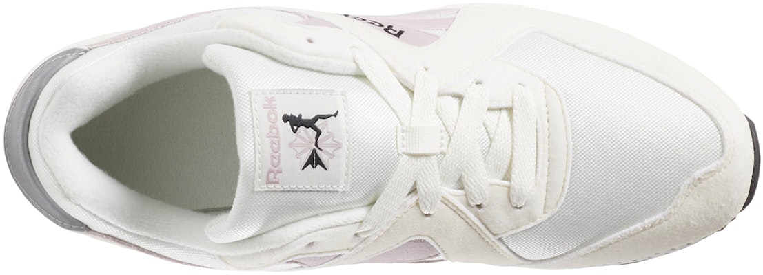 Reebok Pyro 白粉 跑步鞋 Shop Reebok Pyro 白粉 跑步鞋