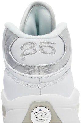 リーボック クエスチョン MID "25周年 シルバー トゥ" GX8563 Sizing リーボック クエスチョン MID "25周年 シルバー トゥ" GX8563