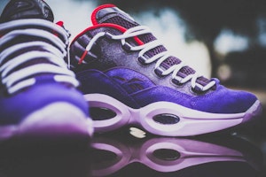 Reebok Question Mid 'Fantasma del Futuro de Navidad' V61429 Shop Reebok Question Mid 'Fantasma del Futuro de Navidad' V61429