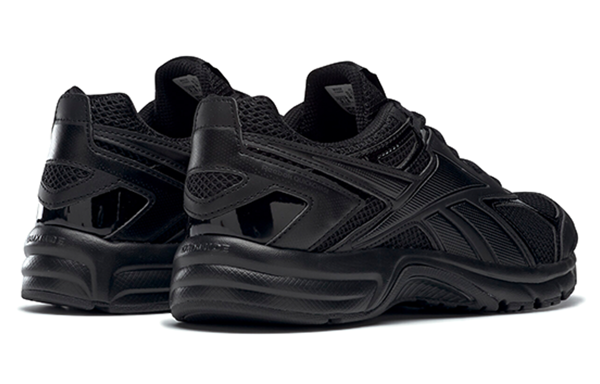 Purchase 锐步Quick Chase 复古休闲黑色 FW2063