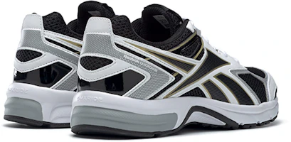 Shop Reebok Quick Chase 黑白色 跑步鞋
