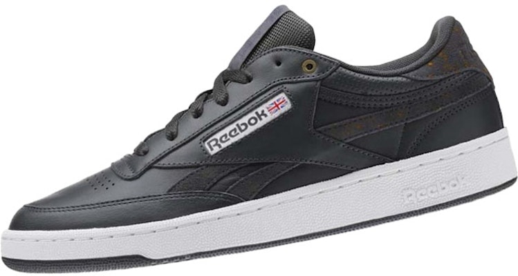 Reebok Revenge Plus 'Hitam Klasik' CN4889 Lookbook Reebok Revenge Plus 'Hitam Klasik' CN4889