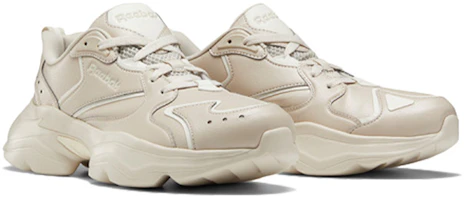 Shop Reebok Royal Aadorun 舒適耐磨 復古運動休閒鞋 奶油色