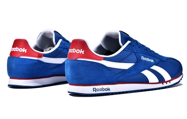 Shop 锐步Royal Alperez蓝色低帮休闲跑鞋 AR3036