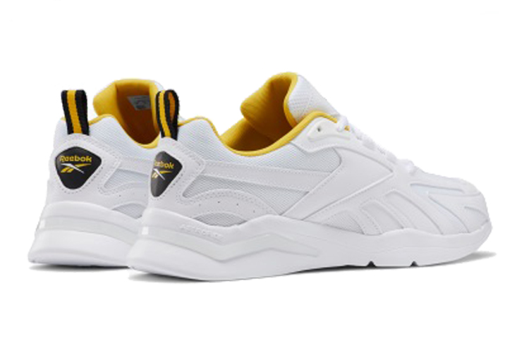 Lookbook 리복 로얄 아스트로런 화이트 (Reebok Royal Astrorun White) FV8685