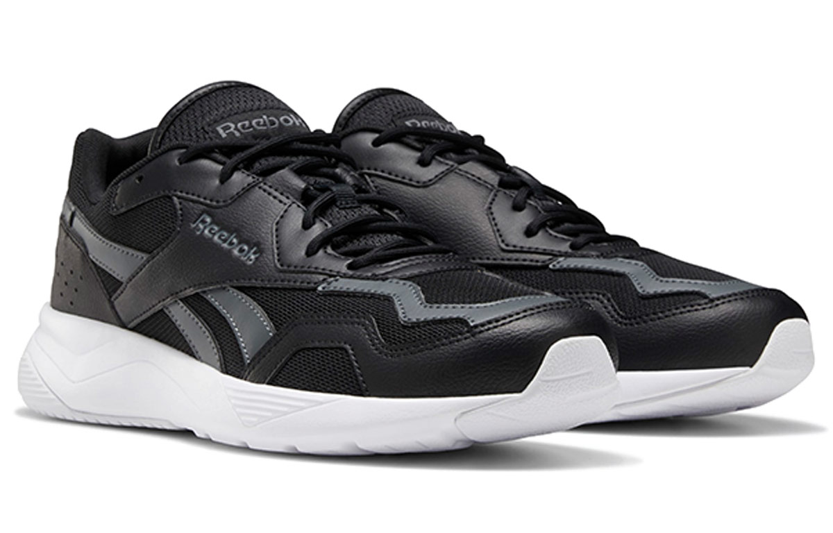 Lookbook Reebok Royal Dashonic 2.0 'Hitam' Sneakers EF7731