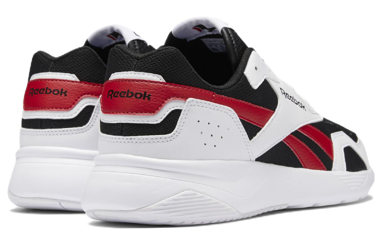 Shop リーボック ロイヤルダッシュ2.0 白黒赤 DV6739