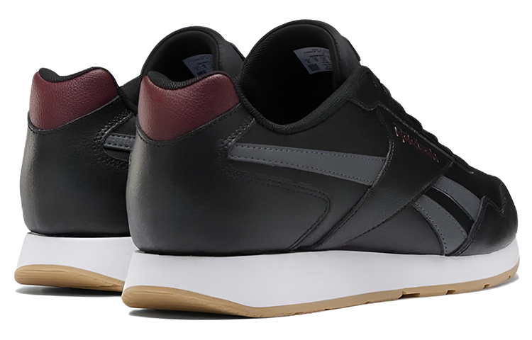 Shop Reebok Royal Glide 低幫耐磨跑步鞋 黑