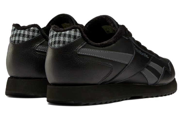 Shop Reebok皇家滑行纹理'黑灰'鞋 G58655