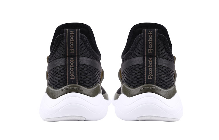Shop Reebok Royal Nova MTM ''Schwarz Low-Top Running-Schuhe'' DV3953