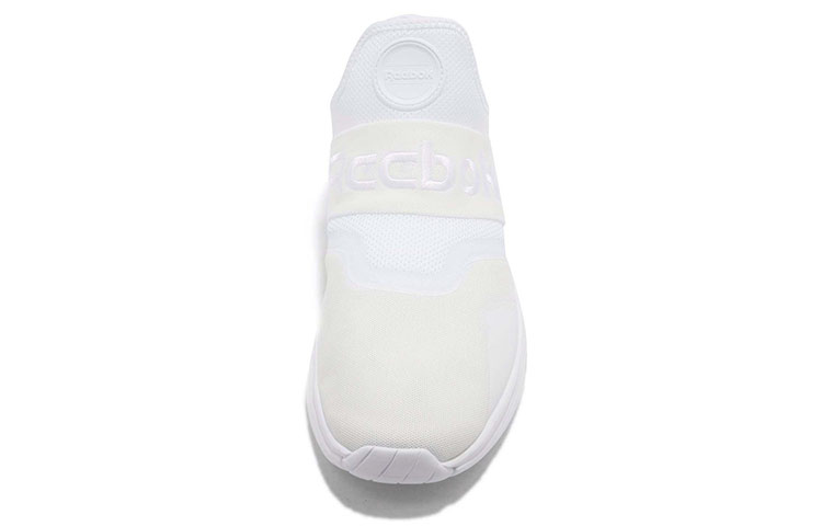 Shop Reebok皇家諾瓦至尊 白色 慢跑鞋