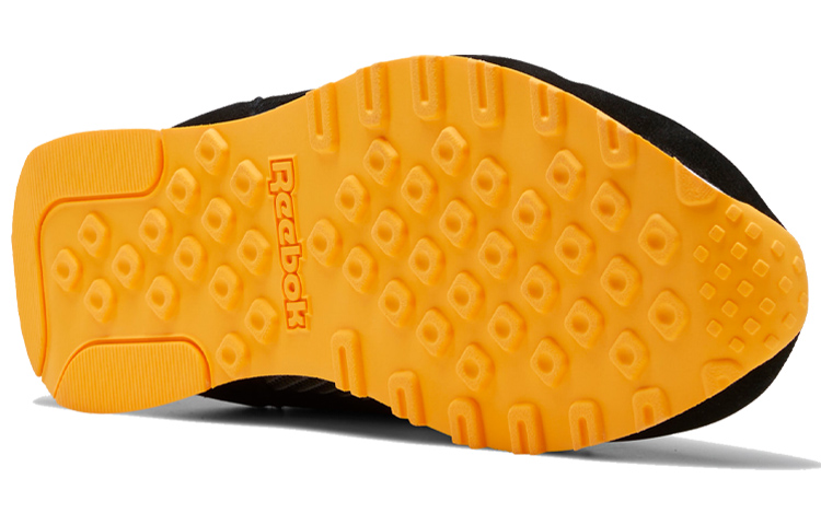 Shop Reebok皇家超級 黑黃