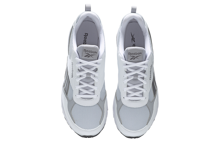 Lookbook 锐步 Run Pheehan 5.0 灰白色运动鞋 FV4295