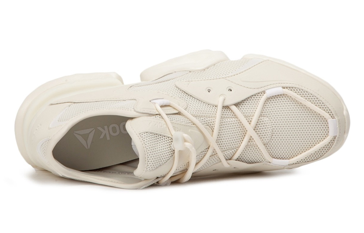 Lookbook リーボック ラン.R 96 チョーク CN4602