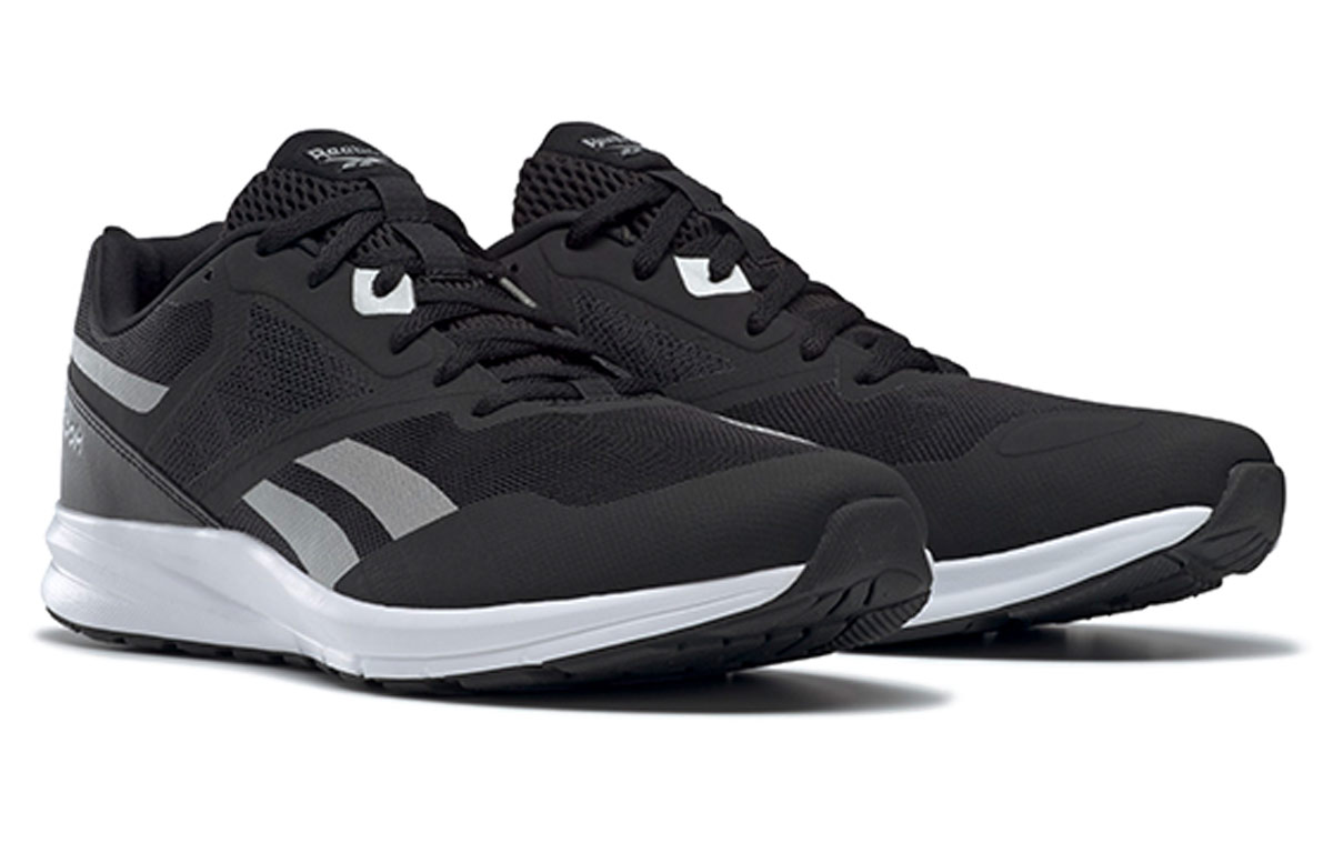 Lookbook Reebok Runner 4.0 Zwart/Wit FW7846