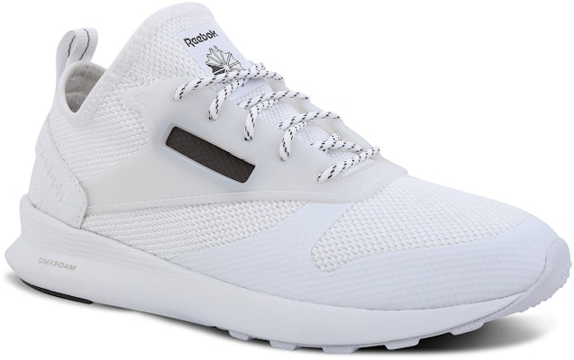 리복 조쿠 러너 HM 웜 화이트 CN2074 Lookbook 리복 조쿠 러너 HM 웜 화이트 CN2074