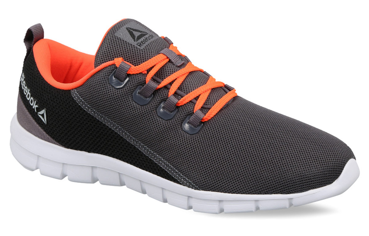 Lookbook Reebok Running Bronn ''Nero'' EG0841
