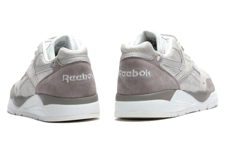 Shop Reebok 跑鞋低帮款 '浅棕色' V72709