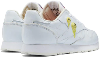 Shop Reebok Smiley 笑臉經典皮革充氣鞋 '50周年紀念' GY1580