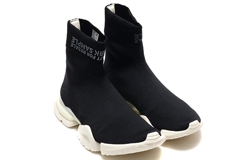 Order Reebok Sock Runner Estampado en Negro CN4742