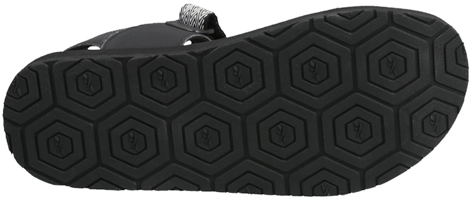 Reebok Swim VM Max 'Magic Tape Toe Cap Hitam Putih' EW4226 Details for Reebok Swim VM Max 'Magic Tape Toe Cap Hitam Putih' EW4226