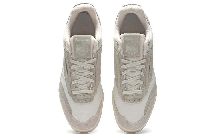 Shop リーボック Club C Legacy グレー (Unisex) GX2918