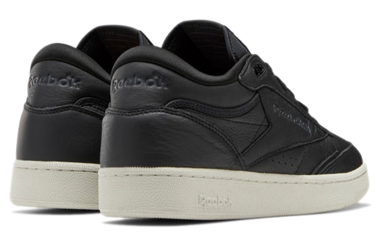 Shop Reebok Club C Mid II Sneakers Unisex Noir GX2747