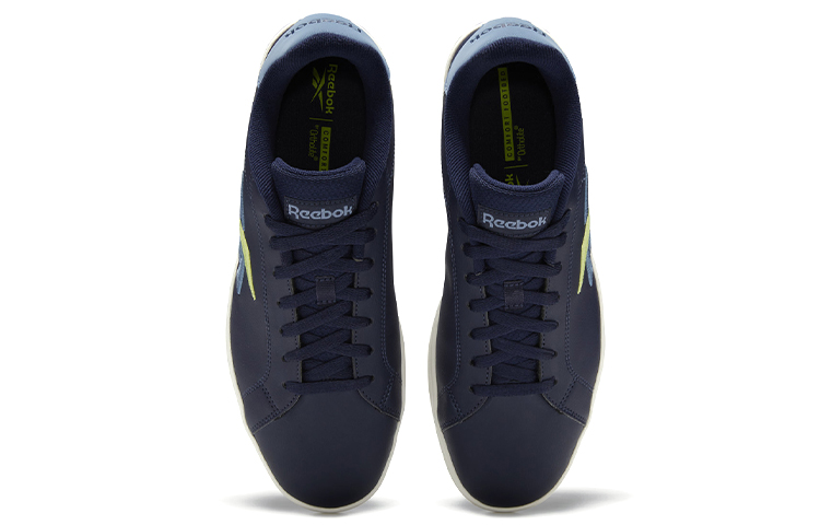 Shop リーボック ロイヤルコンプリート ライト 快適スニーカー (ブルー) GZ9299