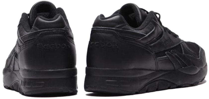 Reebok Ventilator Supreme 耐磨低筒跑步鞋 黑 Shop Reebok Ventilator Supreme 耐磨低筒跑步鞋 黑