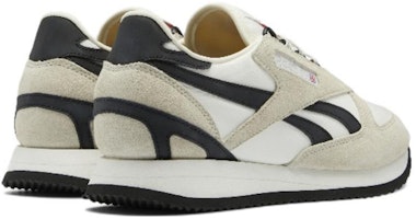 Reebok 勝利低筒復古跑步鞋 男女款 米白黑 Shop Reebok 勝利低筒復古跑步鞋 男女款 米白黑