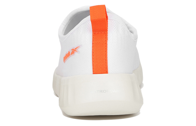 Shop 銳步 Walk Kezar 無鞋帶輕便耐磨跑步鞋 白
