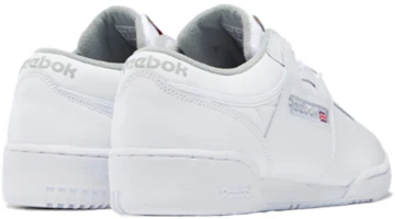 Shop Reebok 運動低筒 '白灰色' CN0636