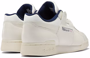 Shop Reebok Workout Plus 防滑穩定耐磨 低筒 板鞋 米白色