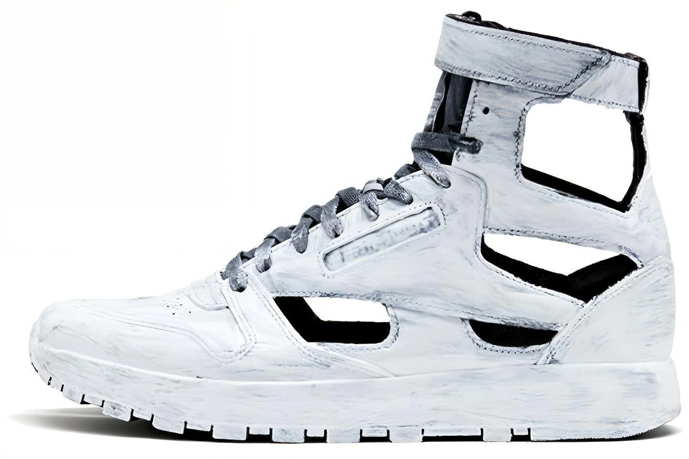 reebok-x-maison-margiela-classic-leather-tabi-high-handpainted-bianchetto