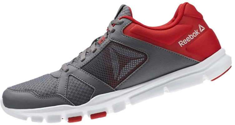 Reebok Yourflex Train 10 'Abu-abu Merah' CN4729 Lookbook Reebok Yourflex Train 10 'Abu-abu Merah' CN4729