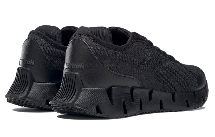 Shop Reebok Zig Dynamica 3 舒適耐磨跑鞋 極夜黑