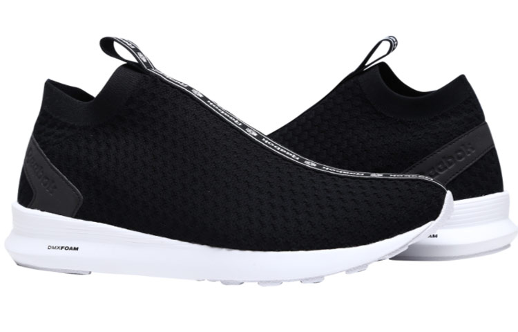 Lookbook Reebok Zoku Runner Ultk Soc Su Negra Zapatillas Bajas. CN6716