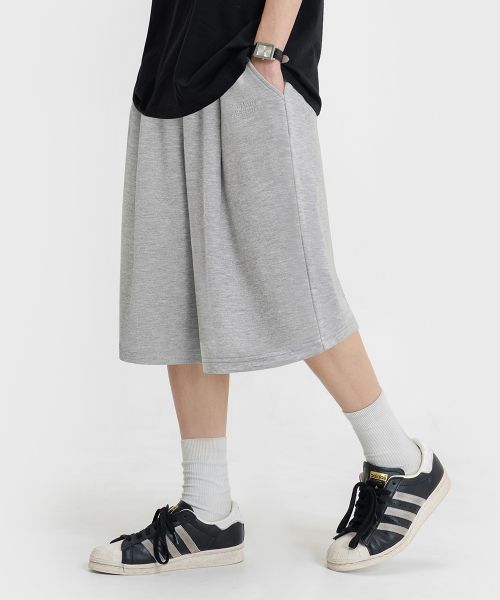 Order REMAIN SECOND [DEEP TUCK] Bermuda Wide One-Tuck Sweat Shorts [Gray] YSLMPT01