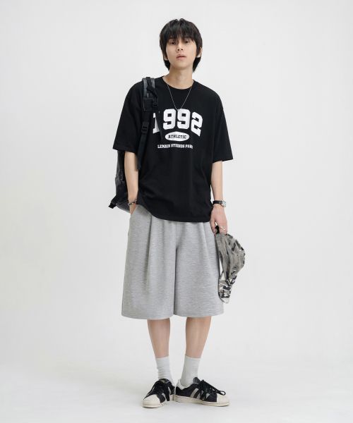 Lookbook REMAIN SECOND [DEEP TUCK] Bermuda Wide One-Tuck Sweat Shorts [Gray] YSLMPT01