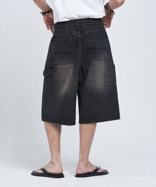 Order REMAIN SECOND Bermuda Wide One-Tuck Carpenter Denim Banded Shorts [Black Washed]. LMPT10