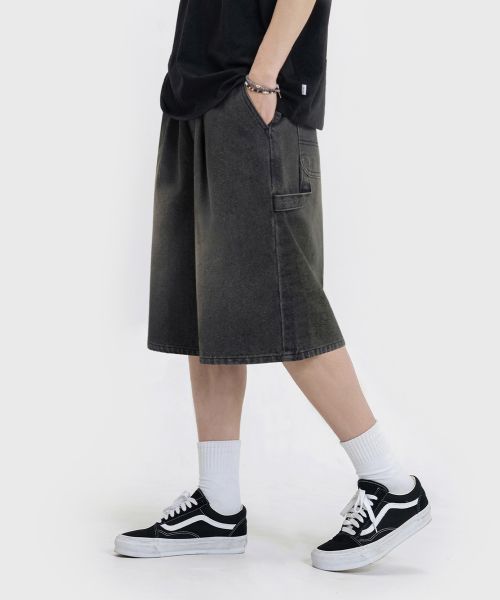 Shop REMAIN SECOND Bermuda Wide One-Tuck Carpenter Denim Banded Shorts [Black Washed]. LMPT10